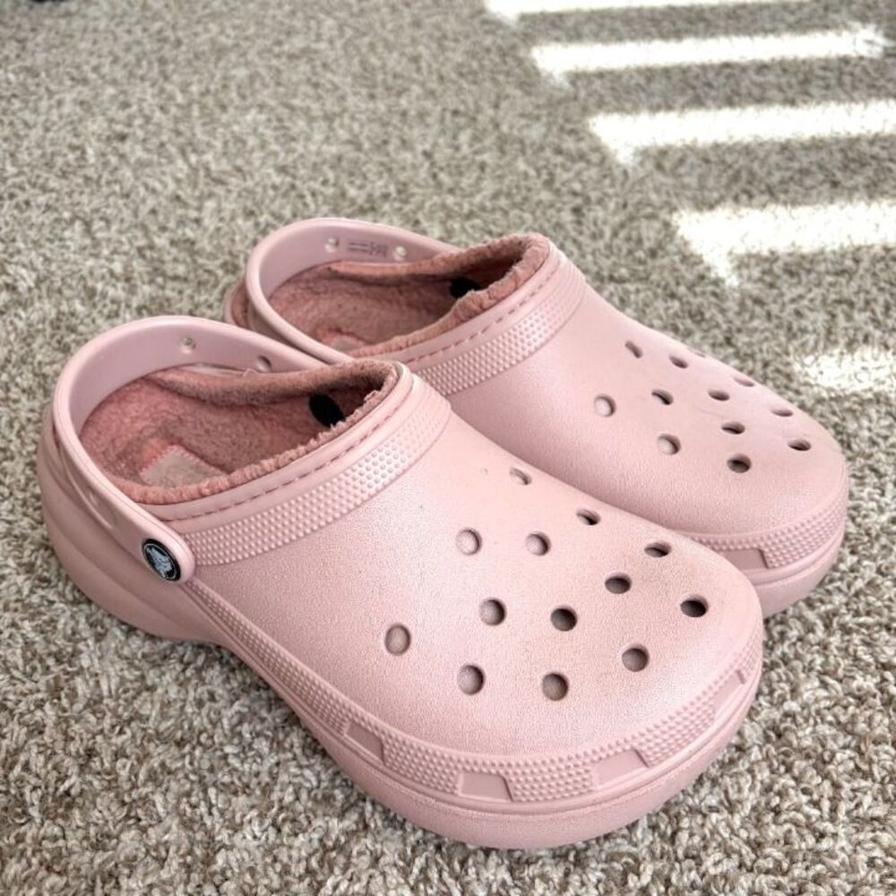 Size 9 / Women's Lined Crocs